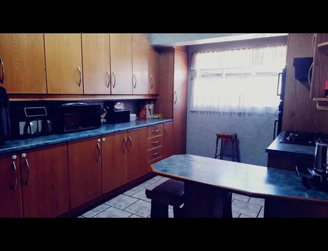 3 BEDROOM HOUSE FOR SALE IN VANDERBIJLPARK SE 6